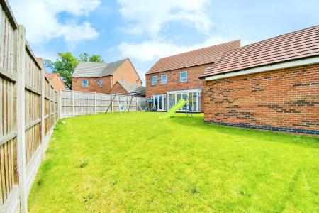 4 bedroom Detached house for sale in Forest House Lane, Leicester Forest East, LE3