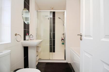 4 bedroom Detached house for sale in Forest House Lane, Leicester Forest East, LE3