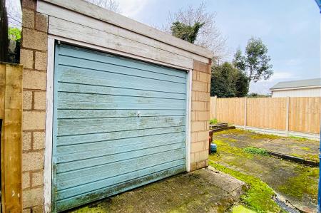 3 bedroom Semi-detached house for sale in Glenfield Crescent, Glenfield, LE3