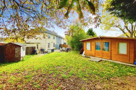 3 bedroom Semi-detached house for sale in Glenhills Boulevard, Leicester, LE2