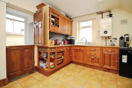 3 bedroom Semi-detached house for sale in Glenhills Boulevard, Leicester, LE2