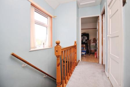 3 bedroom Semi-detached house for sale in Glenhills Boulevard, Leicester, LE2