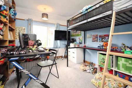 3 bedroom Semi-detached house for sale in Glenhills Boulevard, Leicester, LE2