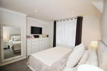 3 bedroom Semi-detached house for sale in Gooding Avenue, Braunstone, LE3