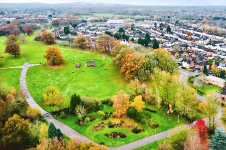 3 bedroom Semi-detached house for sale in Gooding Avenue, Braunstone, LE3