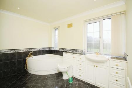 2 bedroom Terraced House for sale in Gooding Avenue, Braunstone, LE3