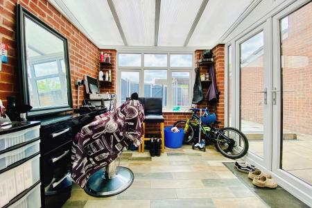 3 bedroom Terraced House for sale in Green Walk, Western Park, Leicester, LE3