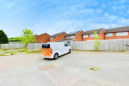 3 bedroom Terraced House for sale in Green Walk, Western Park, Leicester, LE3