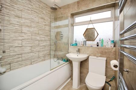 3 bedroom Terraced House for sale in Green Walk, Western Park, Leicester, LE3
