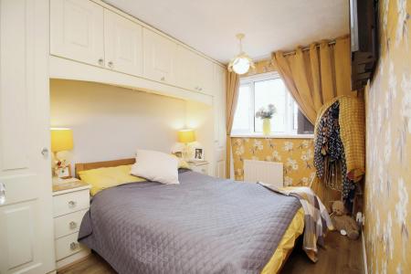 4 bedroom Semi-detached house for sale in Grosvenor Close, Glen Parva, LE2