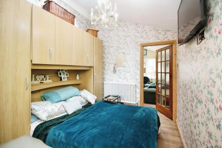 4 bedroom Semi-detached house for sale in Grosvenor Close, Glen Parva, LE2