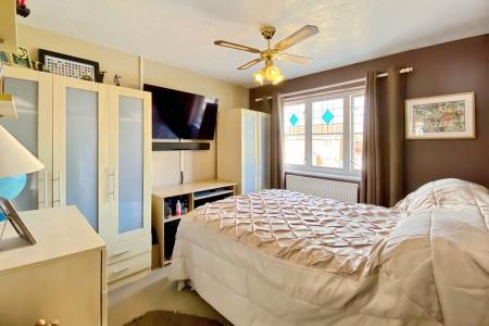 3 bedroom Detached house for sale in Guinevere Way, Leicester Forest East, LE3