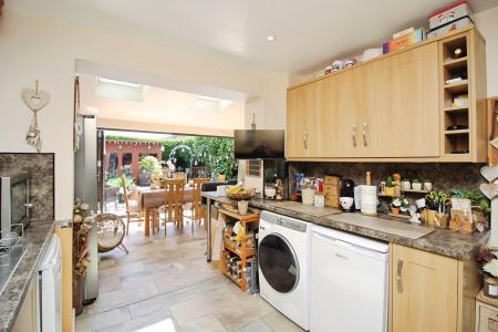 3 bedroom Detached house for sale in Guinevere Way, Leicester Forest East, LE3