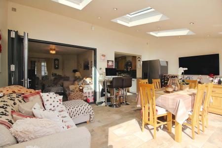 3 bedroom Detached house for sale in Guinevere Way, Leicester Forest East, LE3