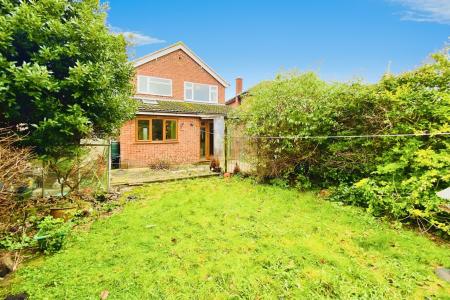 3 bedroom Detached house for sale in Harecroft Crescent, Sapcote, LE9