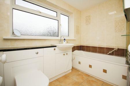 3 bedroom Detached house for sale in Harecroft Crescent, Sapcote, LE9