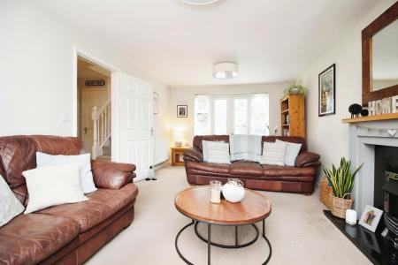 4 bedroom Detached house for sale in Hastings Meadow Close, Kirby Muxloe, LE9