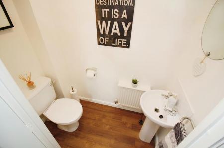 4 bedroom Detached house for sale in Hastings Meadow Close, Kirby Muxloe, LE9