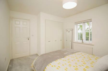 4 bedroom Detached house for sale in Hastings Meadow Close, Kirby Muxloe, LE9