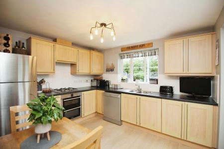 4 bedroom Detached house for sale in Hastings Meadow Close, Kirby Muxloe, LE9