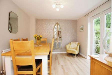 4 bedroom Detached house for sale in Hastings Meadow Close, Kirby Muxloe, LE9