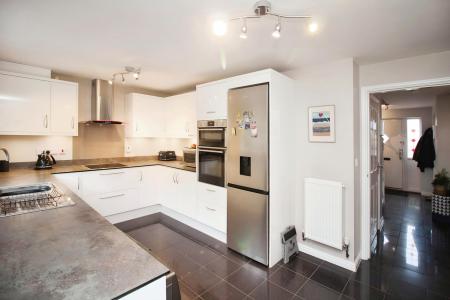 4 bedroom Detached house for sale in Hastings Meadow Close, Kirby Muxloe, LE9