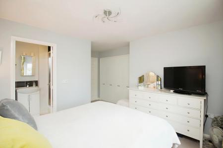 4 bedroom Detached house for sale in Hastings Meadow Close, Kirby Muxloe, LE9