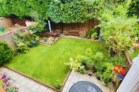 4 bedroom Detached house for sale in Hastings Meadow Close, Kirby Muxloe, LE9