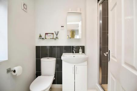 4 bedroom Detached house for sale in Hastings Meadow Close, Kirby Muxloe, LE9
