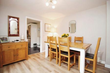 4 bedroom Detached house for sale in Hastings Meadow Close, Kirby Muxloe, LE9
