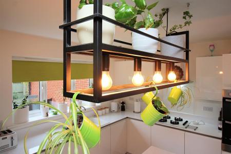 4 bedroom Detached house for sale in Hawthorn Grove, Sapcote, LE9