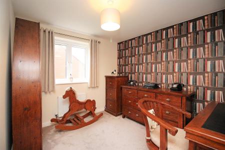 4 bedroom Detached house for sale in Hawthorn Grove, Sapcote, LE9