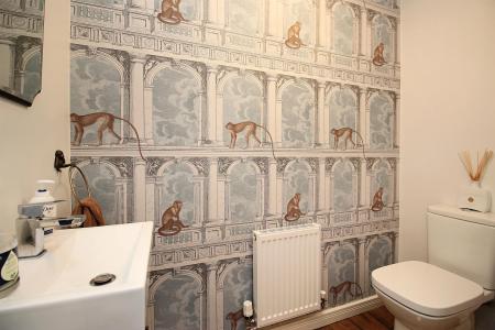 4 bedroom Detached house for sale in Hawthorn Grove, Sapcote, LE9