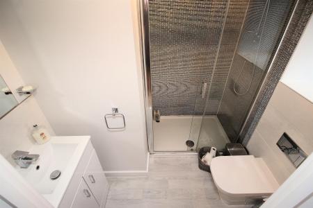 4 bedroom Detached house for sale in Hawthorn Grove, Sapcote, LE9