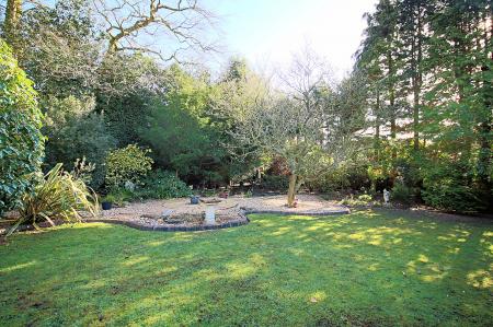 4 bedroom Detached bungalow for sale in Hayes End, Desford, LE9