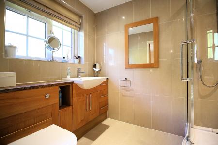 4 bedroom Detached bungalow for sale in Hayes End, Desford, LE9