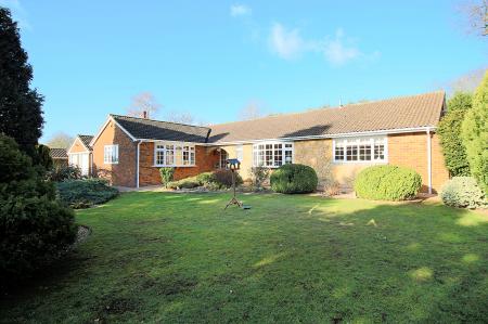 4 bedroom Detached bungalow for sale in Hayes End, Desford, LE9