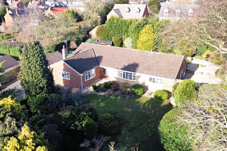 4 bedroom Detached bungalow for sale in Hayes End, Desford, LE9