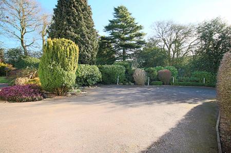 4 bedroom Detached bungalow for sale in Hayes End, Desford, LE9