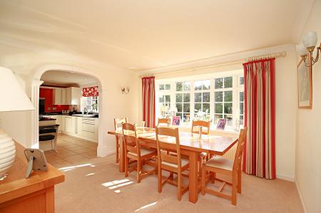 4 bedroom Detached bungalow for sale in Hayes End, Desford, LE9