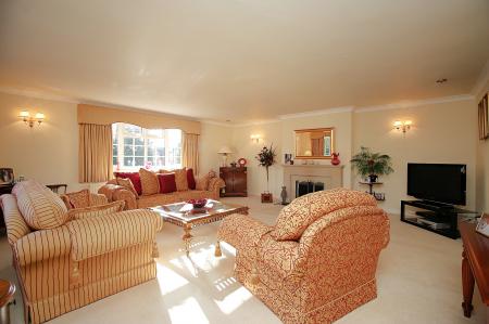 4 bedroom Detached bungalow for sale in Hayes End, Desford, LE9