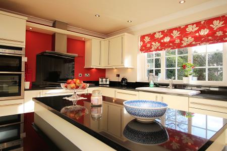 4 bedroom Detached bungalow for sale in Hayes End, Desford, LE9