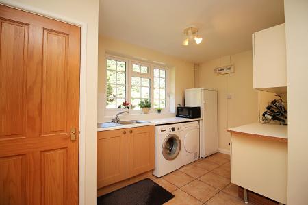 4 bedroom Detached bungalow for sale in Hayes End, Desford, LE9