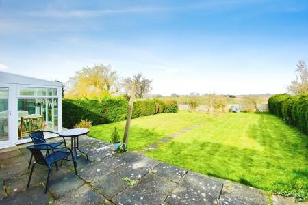 4 bedroom Detached bungalow for sale in Heath Lane, Earl Shilton, LE9