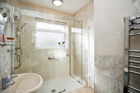 4 bedroom Detached bungalow for sale in Heath Lane, Earl Shilton, LE9