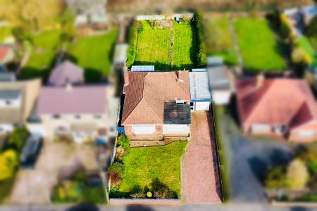 4 bedroom Detached bungalow for sale in Heath Lane, Earl Shilton, LE9