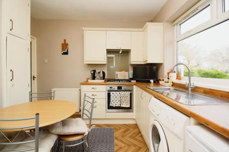 4 bedroom Detached bungalow for sale in Heath Lane, Earl Shilton, LE9