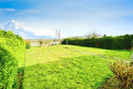 4 bedroom Detached bungalow for sale in Heath Lane, Earl Shilton, LE9