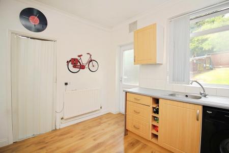 2 bedroom Semi-detached house for sale in Helena Crescent, Leicester, LE4