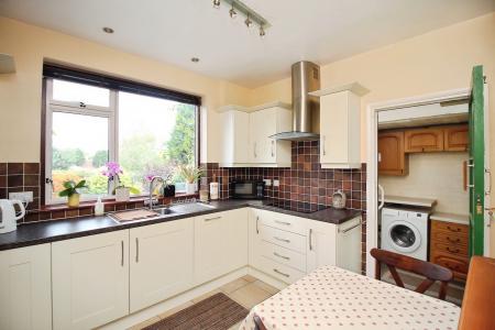 4 bedroom Semi-detached house for sale in Hilders Road, Western Park, Leicester, LE3